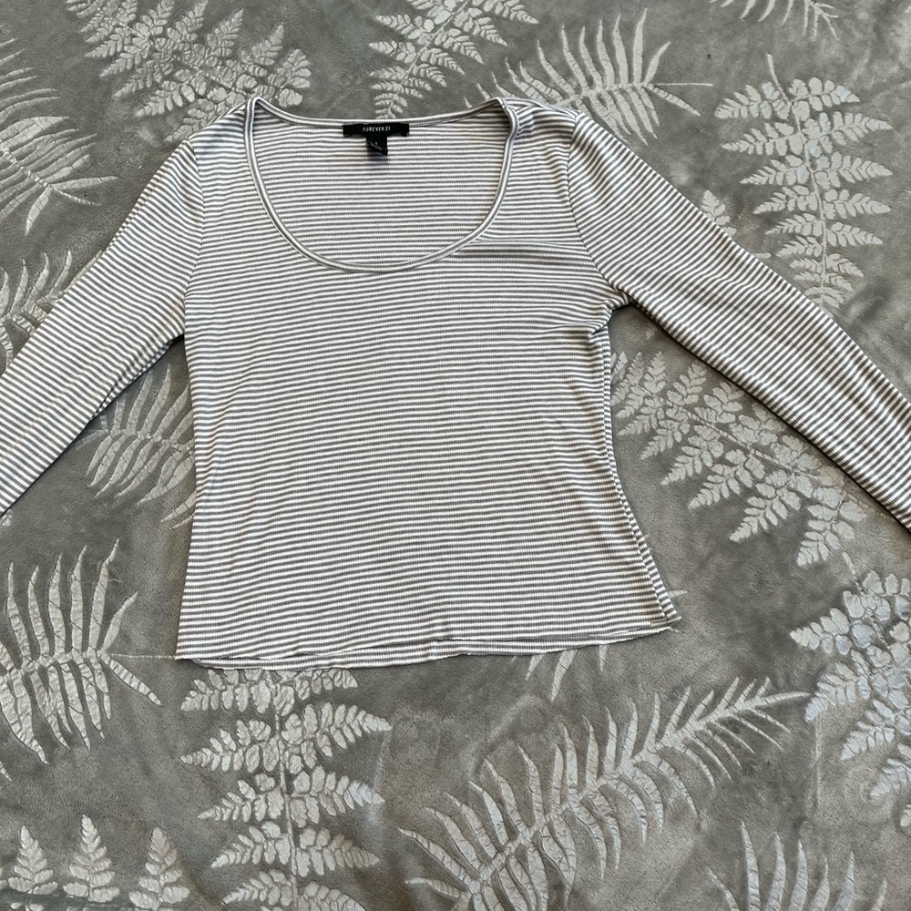 Forever 21 medium striped grey long sleeve shirt